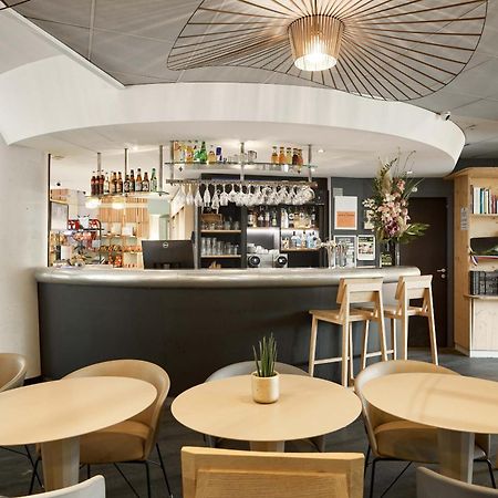 B&B Hotel Rueil-Malmaison Gare Екстер'єр фото