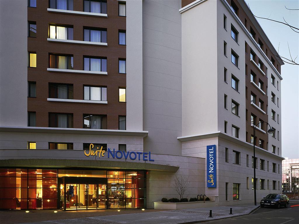 B&B Hotel Rueil-Malmaison Gare Екстер'єр фото