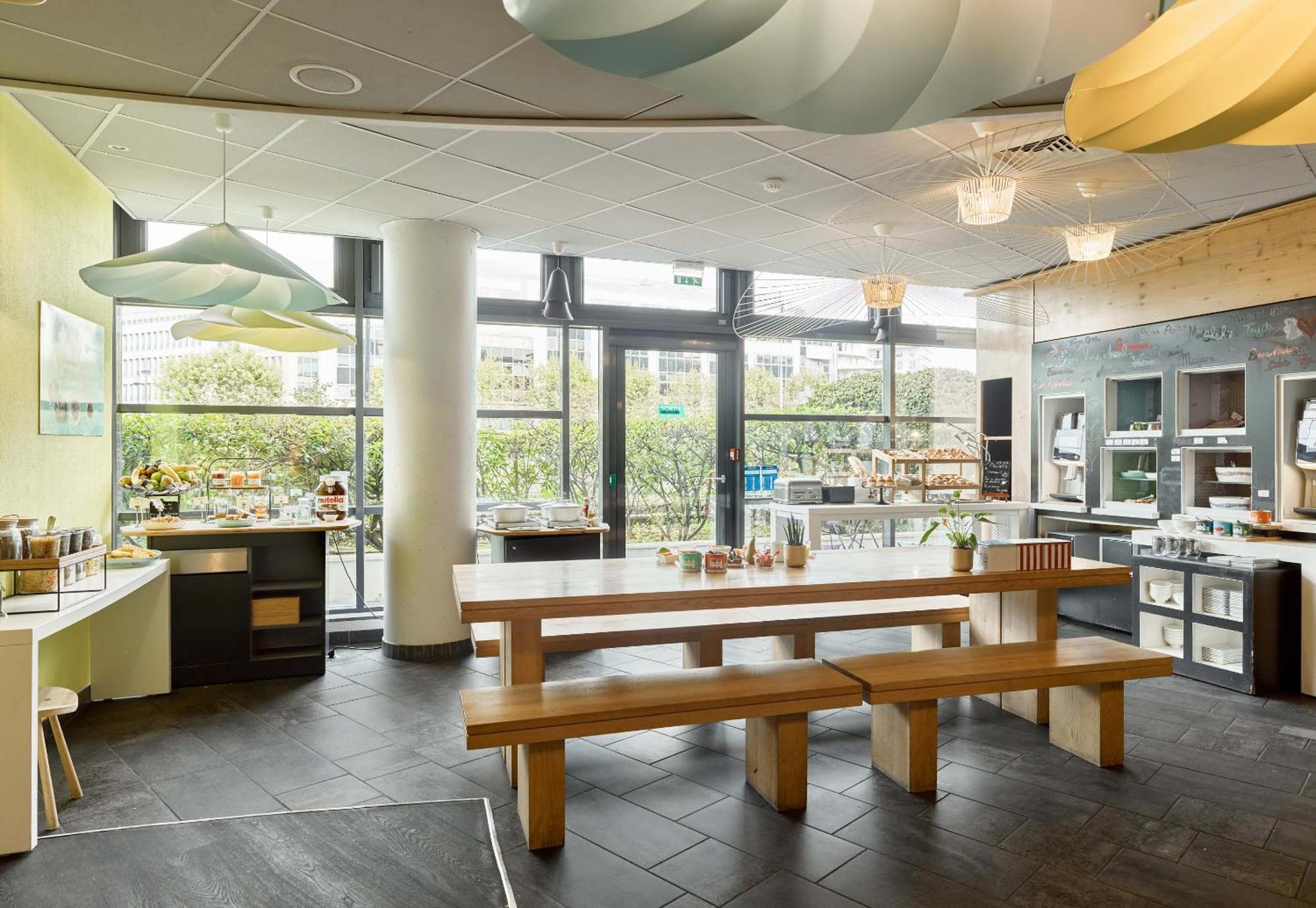 B&B Hotel Rueil-Malmaison Gare Екстер'єр фото