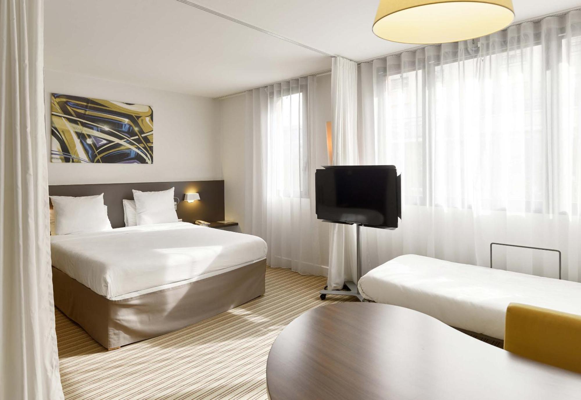 B&B Hotel Rueil-Malmaison Gare Екстер'єр фото