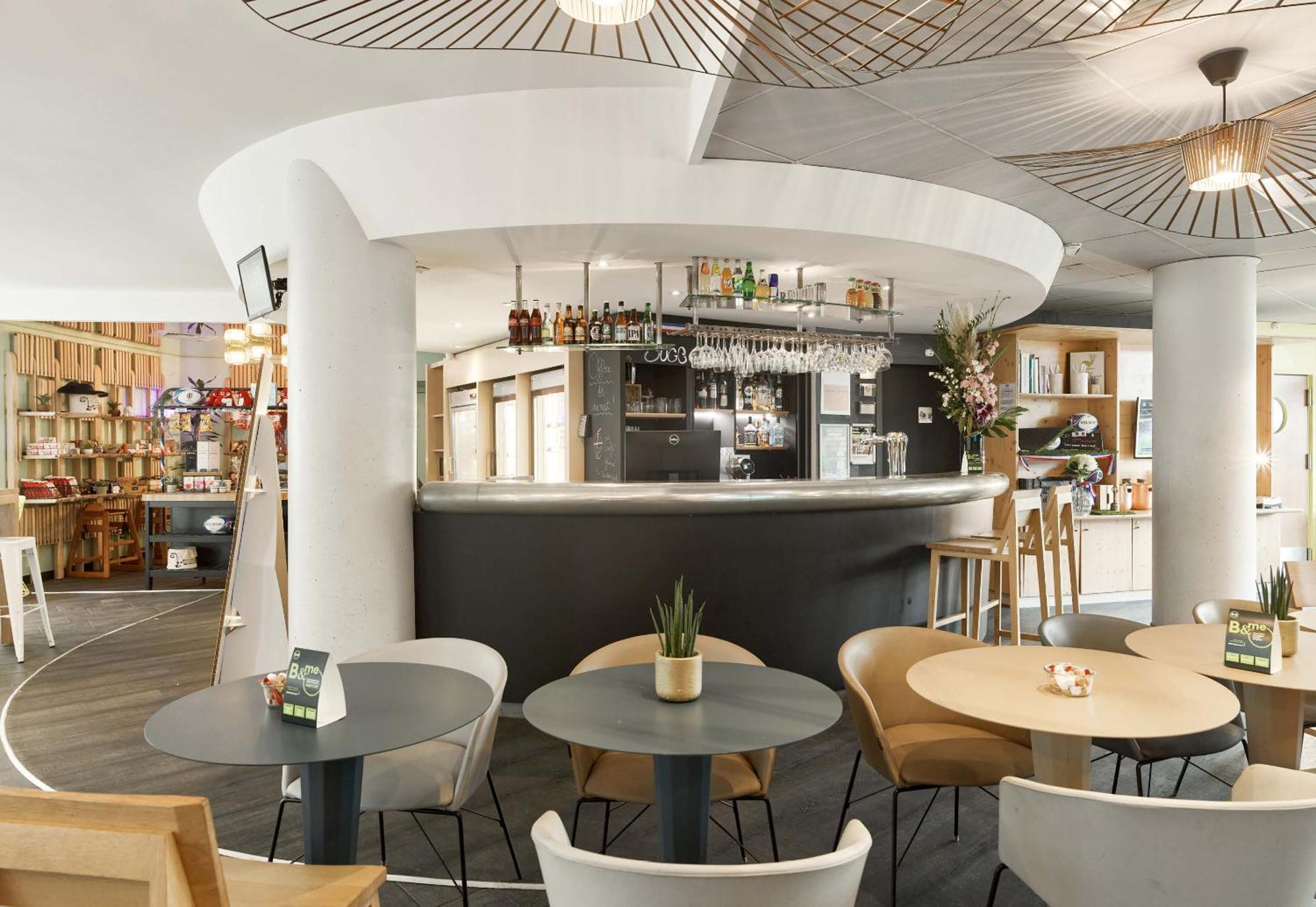 B&B Hotel Rueil-Malmaison Gare Екстер'єр фото