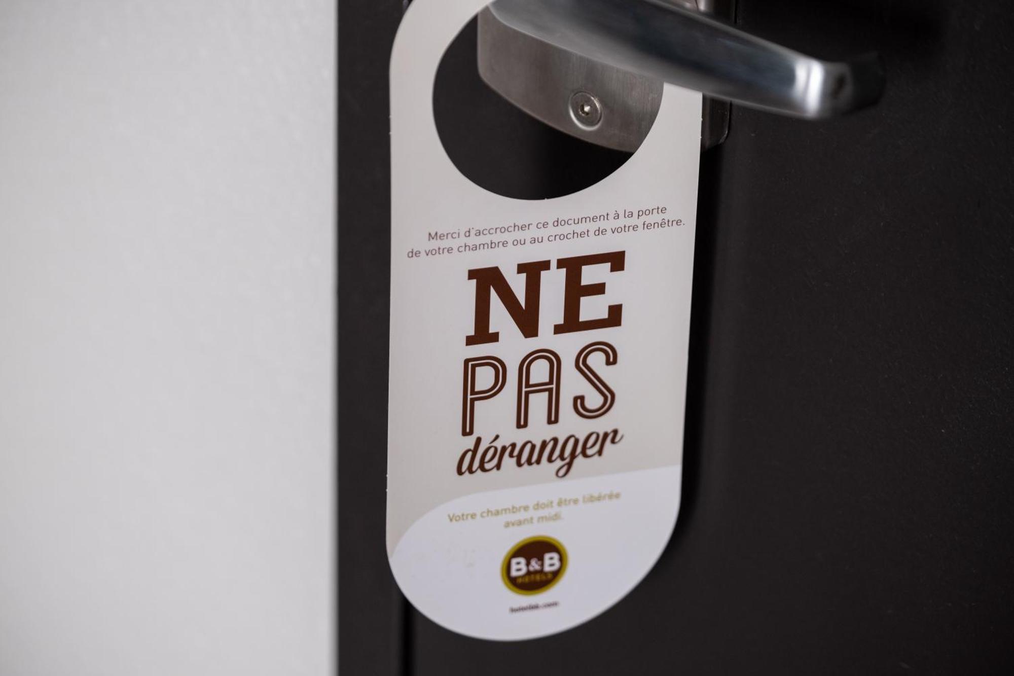 B&B Hotel Rueil-Malmaison Gare Екстер'єр фото