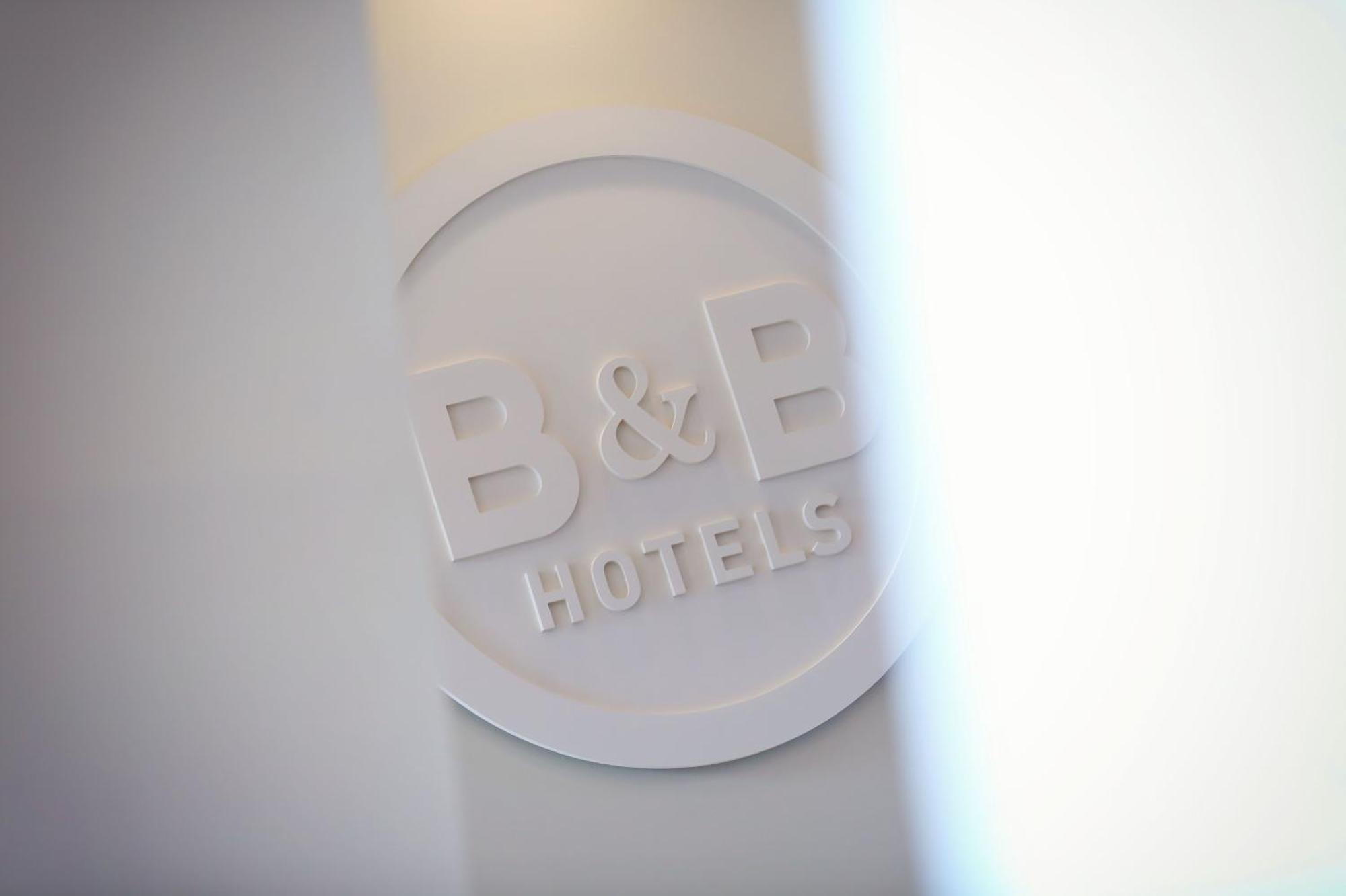 B&B Hotel Rueil-Malmaison Gare Екстер'єр фото