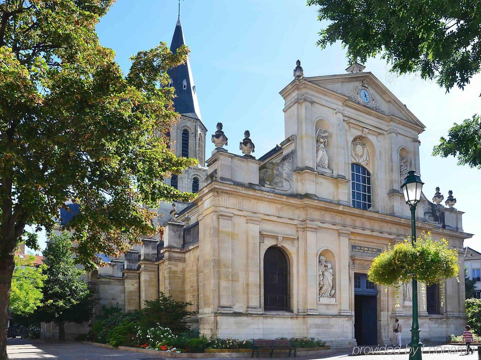 B&B Hotel Rueil-Malmaison Gare Екстер'єр фото