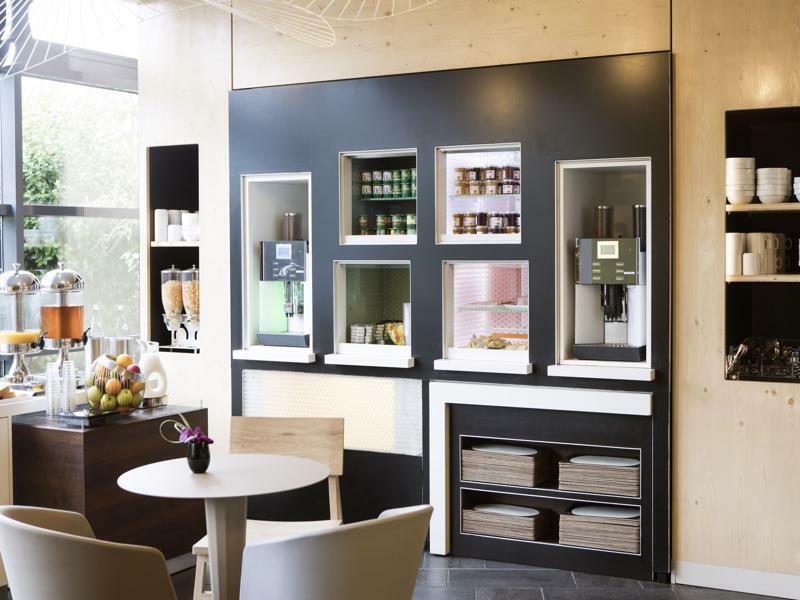 B&B Hotel Rueil-Malmaison Gare Екстер'єр фото